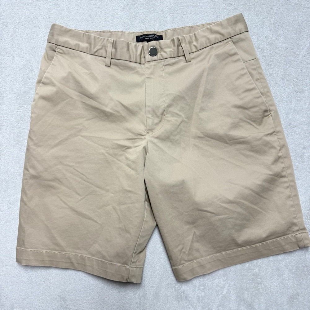Banana Republic Aiden Short Mens 31 Khaki Tan Chino Flat Front Slim Fit Shorts